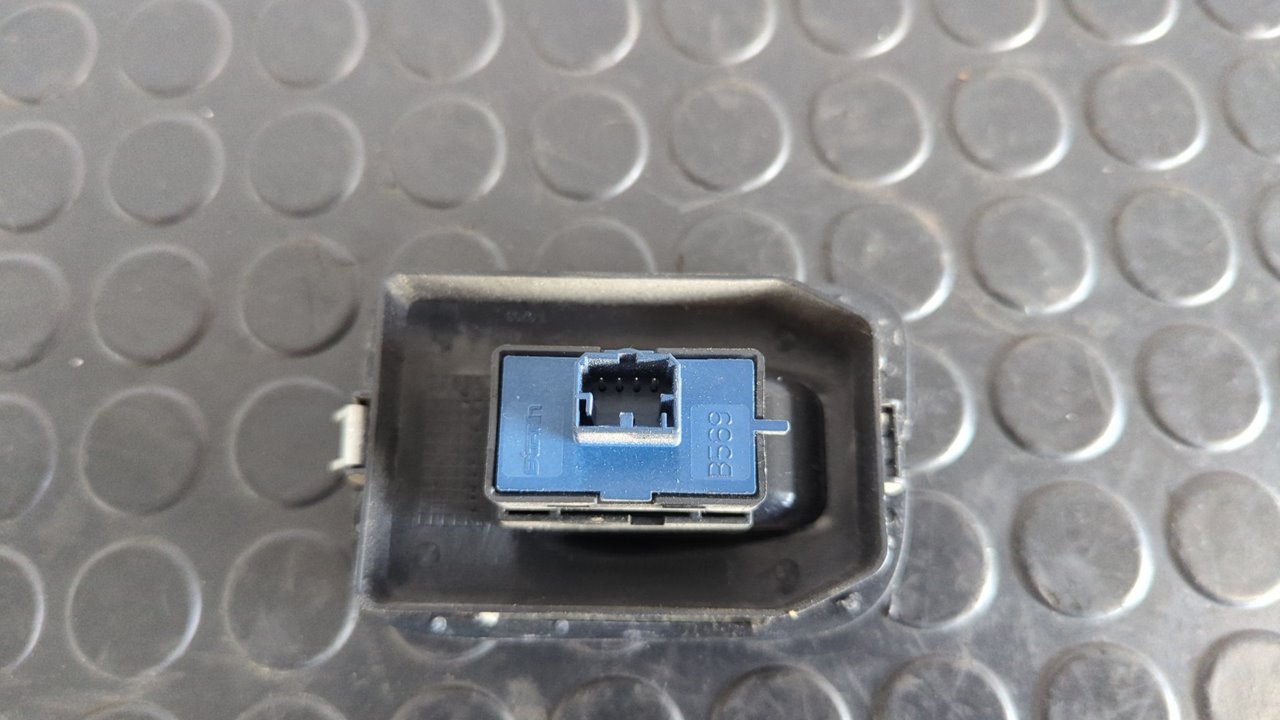 MANDO ELEVALUNAS DELANTERO DERECHO FIAT FIORINO - vista 7