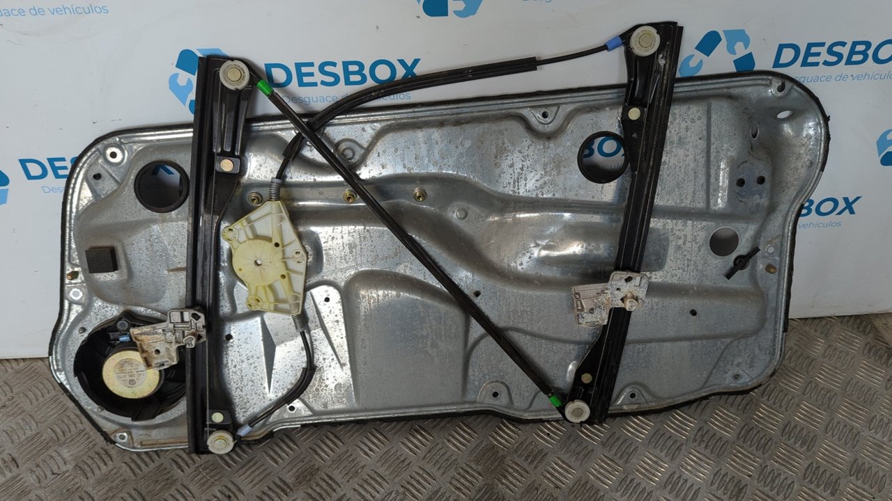 ELEVALUNAS DELANTERO IZQUIERDO VOLKSWAGEN GOLF IV BERLINA (1J1)