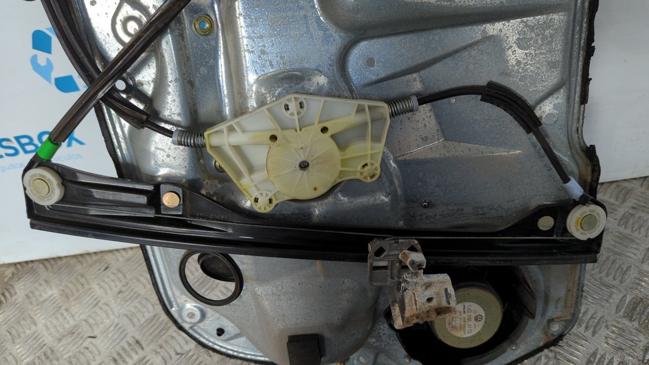 ELEVALUNAS DELANTERO IZQUIERDO VOLKSWAGEN GOLF IV BERLINA (1J1) - vista 8