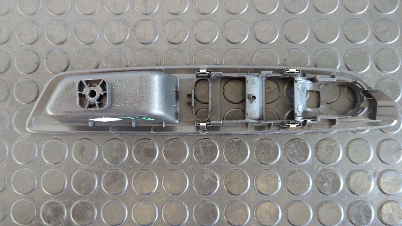 MOLDURA CITROEN E-C4 - vista 2