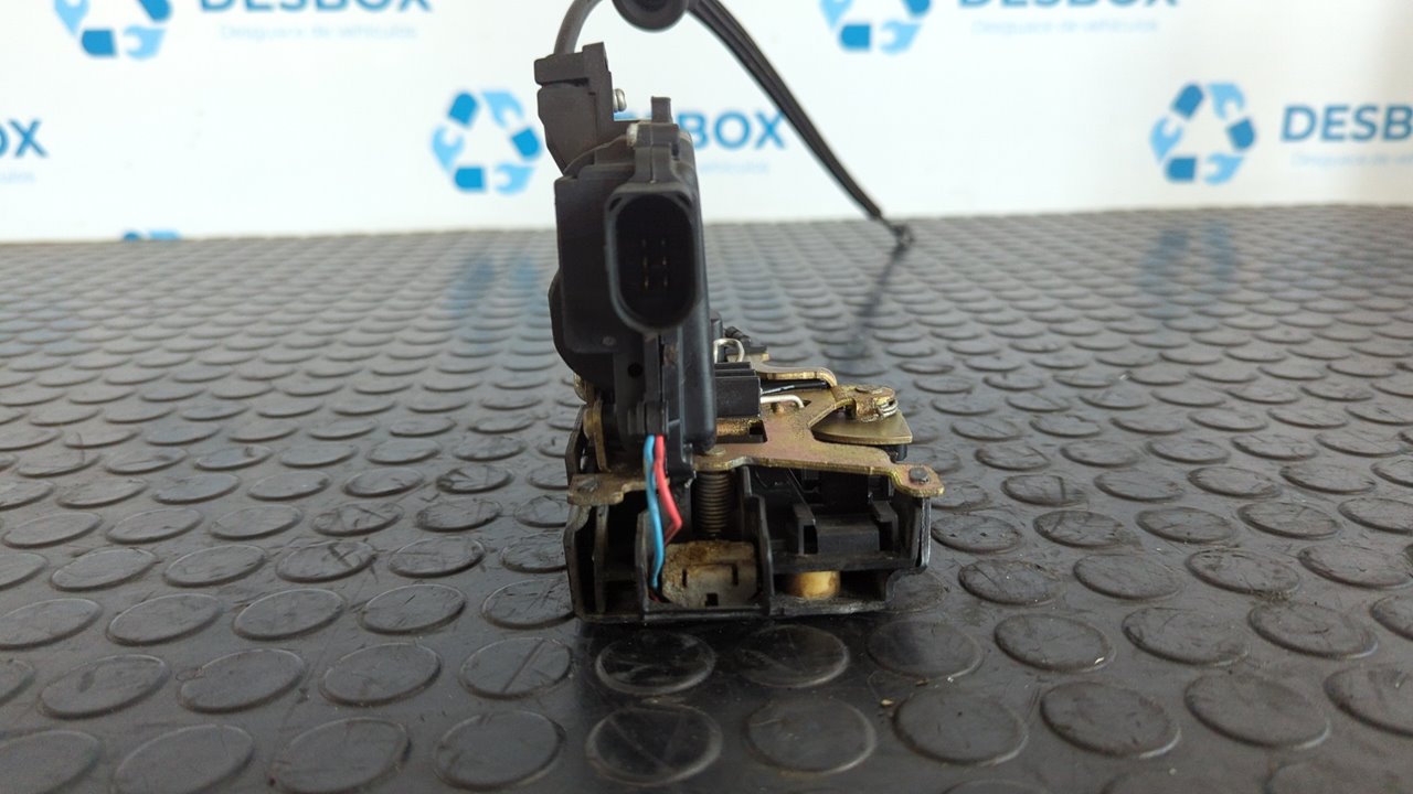 CERRADURA PUERTA DELANTERA IZQUIERDA VOLKSWAGEN GOLF IV BERLINA (1J1) - vista 2