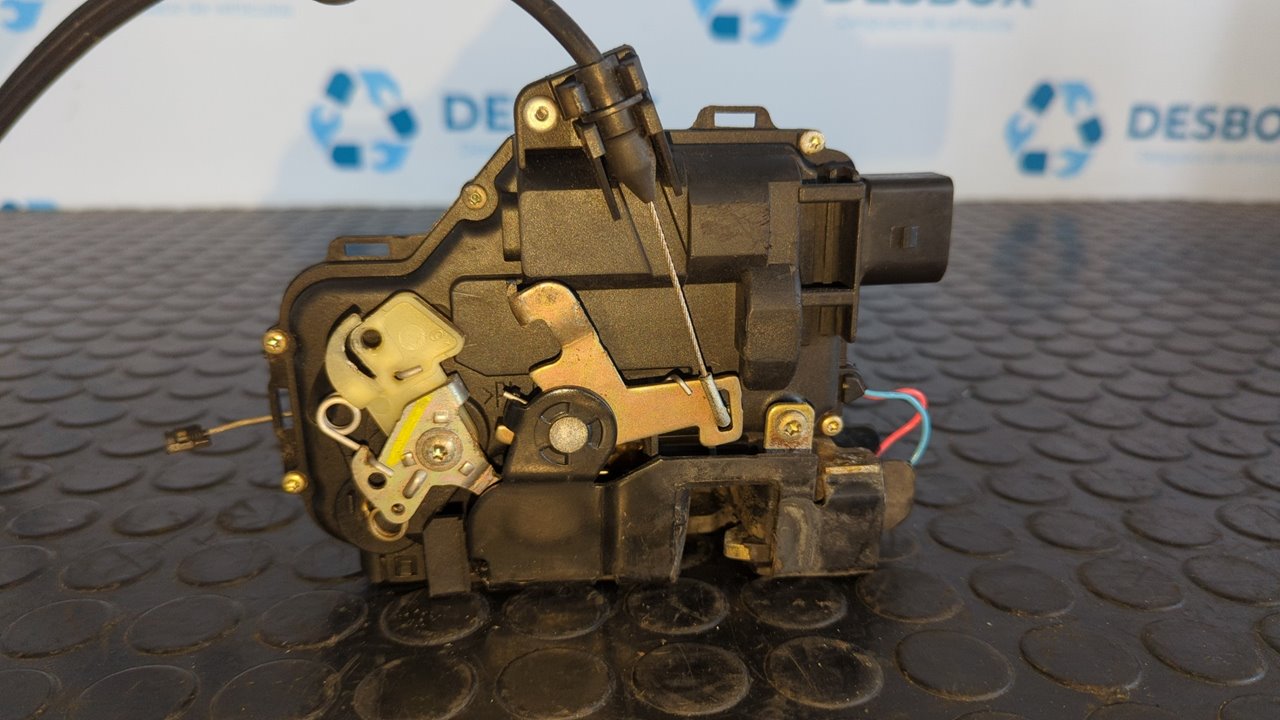 CERRADURA PUERTA DELANTERA IZQUIERDA VOLKSWAGEN GOLF IV BERLINA (1J1) - vista 4