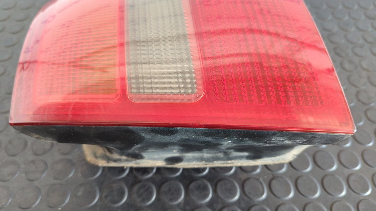 PILOTO TRASERO DERECHO AUDI A6 AVANT (4B5) - vista 4