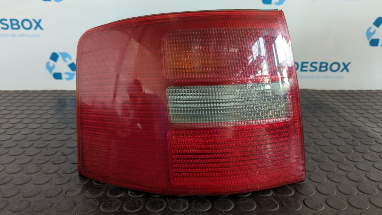 PILOTO TRASERO IZQUIERDO AUDI A6 AVANT (4B5)