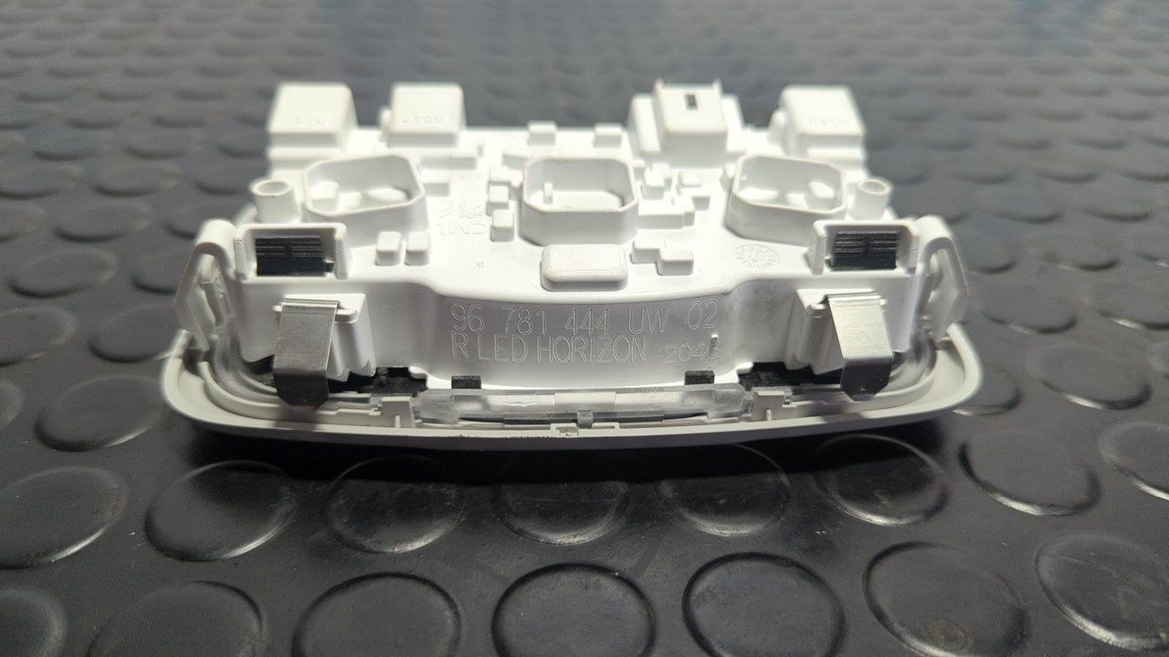 LUZ INTERIOR CITROEN E-C4 - vista 5