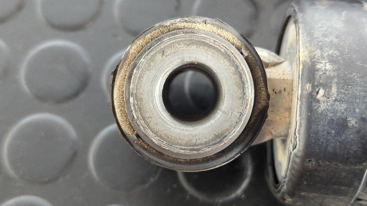 JUEGO AMORTIGUADORES TRASEROS NISSAN INTERSTAR MOD. 04 (X70) - vista 3