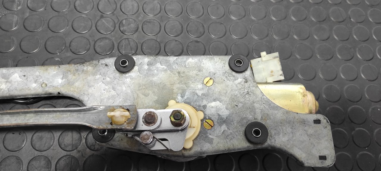 MOTOR LIMPIA TRASERO NISSAN PATROL (K/W160) - vista 4