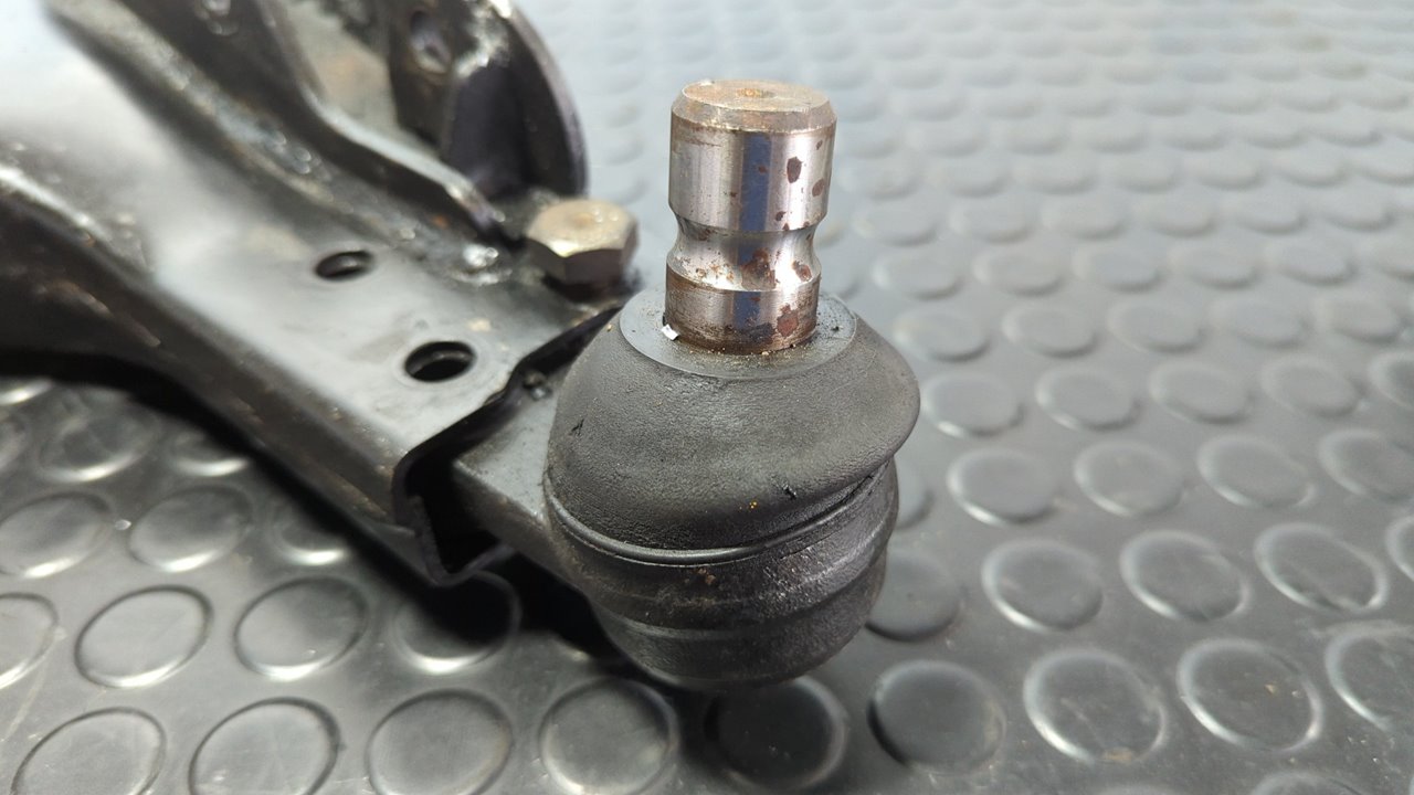 BRAZO IZQUIERDO INFERIOR DELANTERO SSANGYONG RODIUS - vista 4