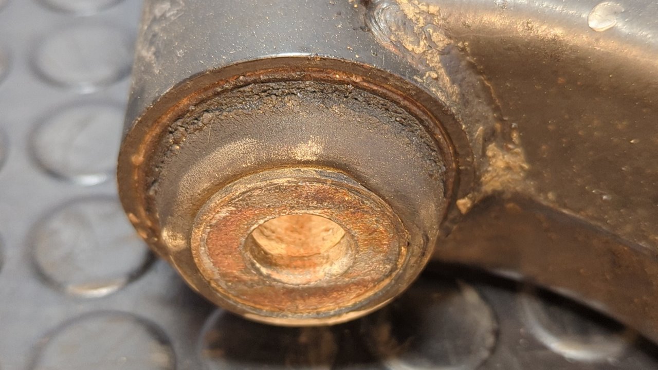 BRAZO IZQUIERDO INFERIOR DELANTERO SSANGYONG RODIUS - vista 7