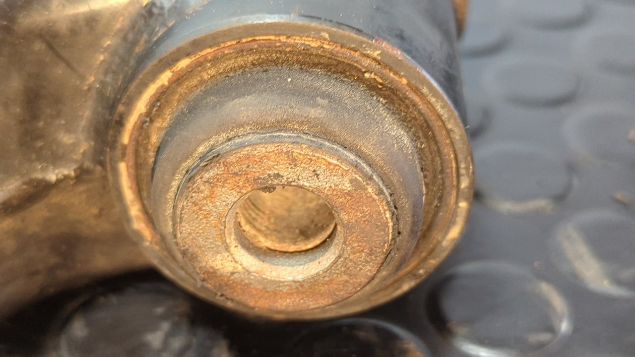 BRAZO IZQUIERDO INFERIOR DELANTERO SSANGYONG RODIUS - vista 3