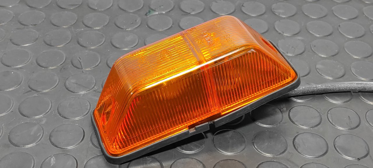 PILOTO DELANTERO DERECHO MERCEDES-BENZ SPRINTER 02.00 -> COMBI