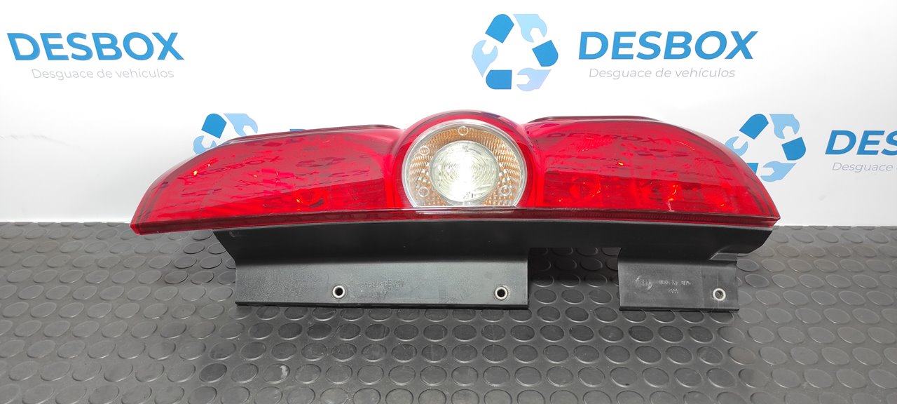 PILOTO TRASERO DERECHO FIAT DOBLO CARGO - vista 2