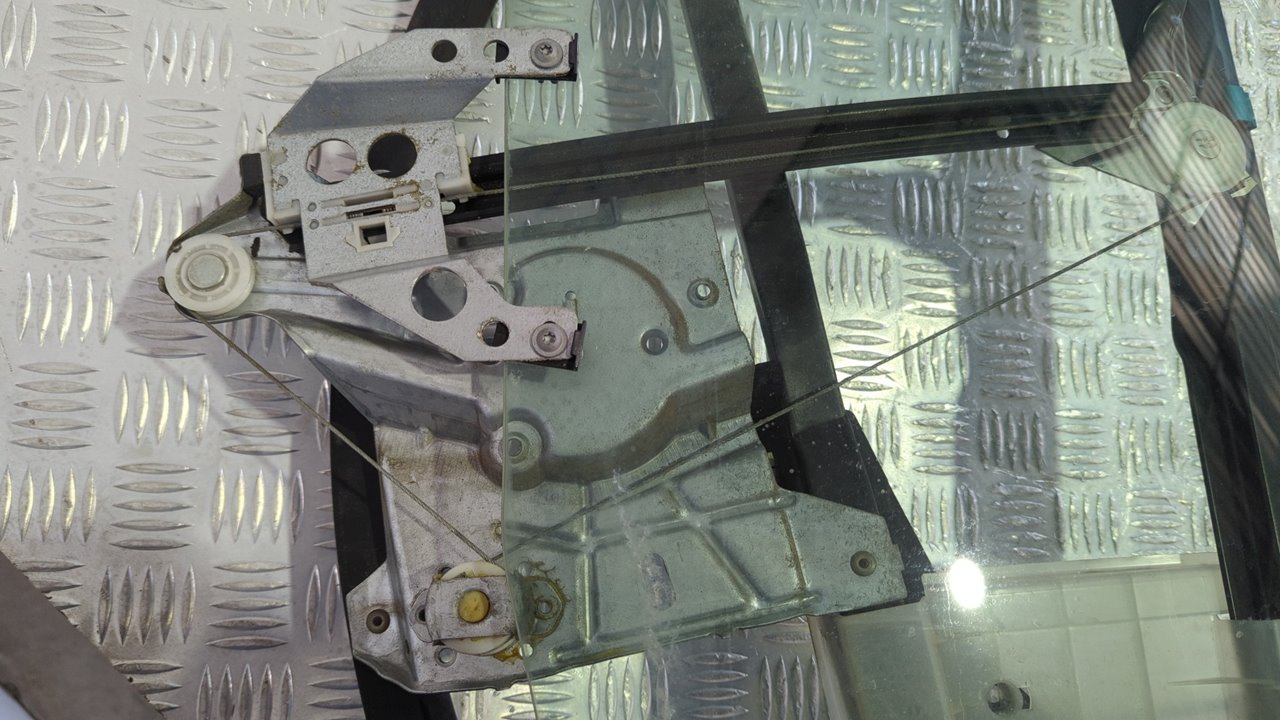 ELEVALUNAS TRASERO DERECHO AUDI A4 BERLINA (B5) - vista 2