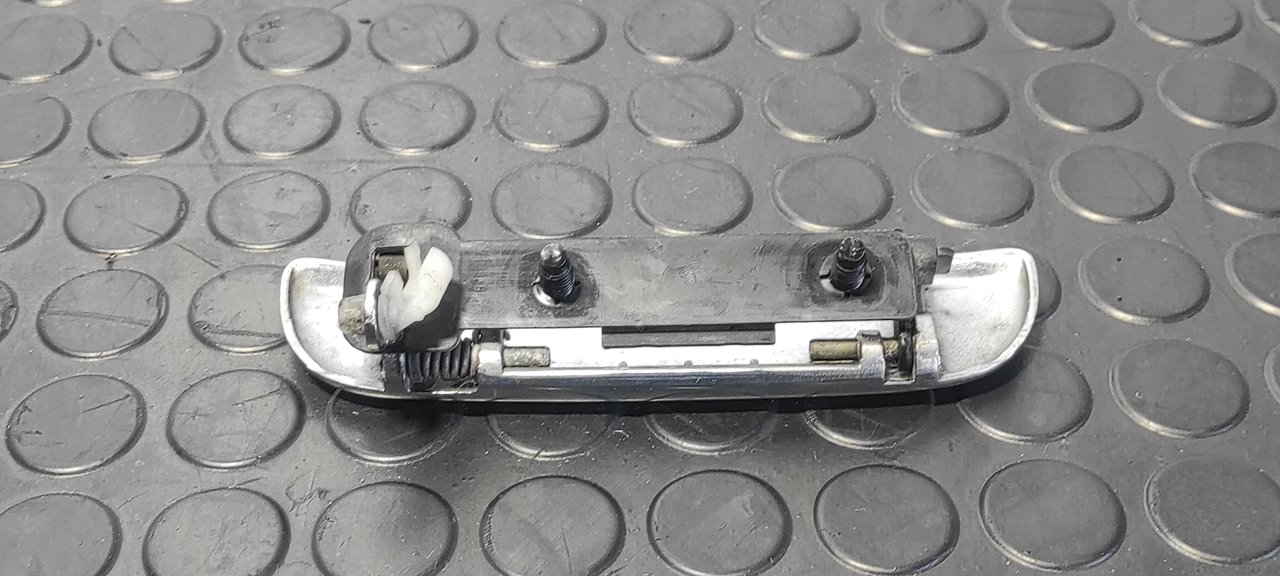 MANETA DELANTERA DERECHA NISSAN CABSTAR - vista 5