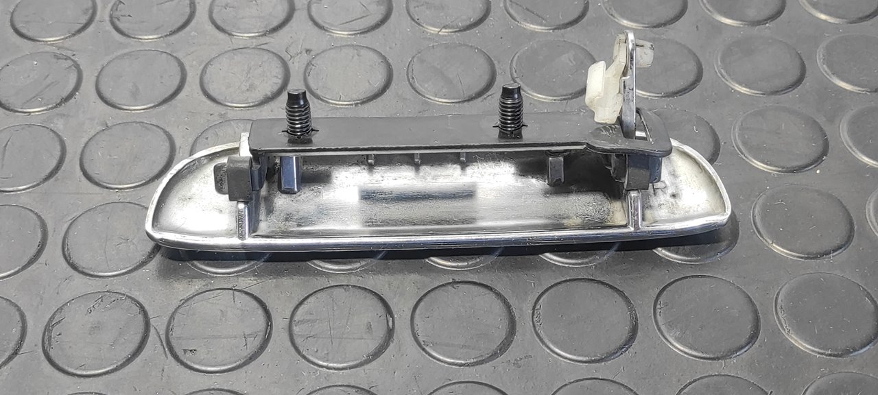 MANETA DELANTERA DERECHA NISSAN CABSTAR - vista 2