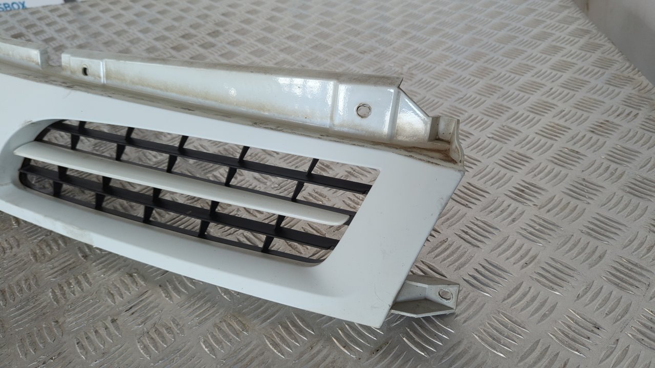 REJILLA DELANTERA NISSAN INTERSTAR MOD. 04 (X70) - vista 3