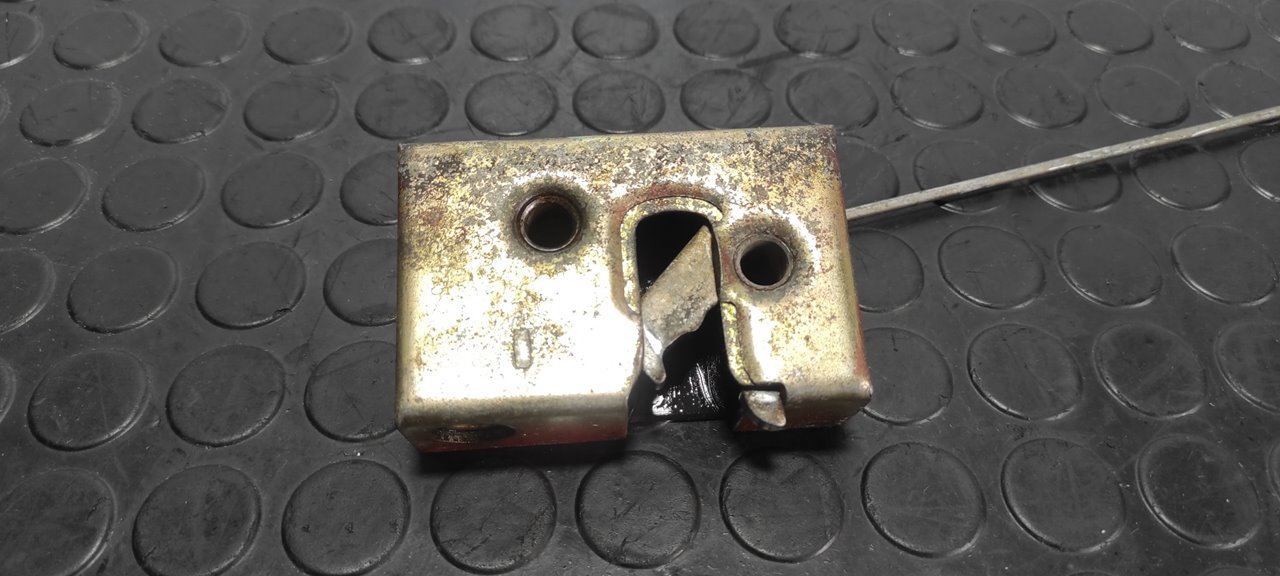 CERRADURA MALETERO / PORTON VOLKSWAGEN T4 TRANSPORTER/FURGONETA (MOD. 1991) - vista 3