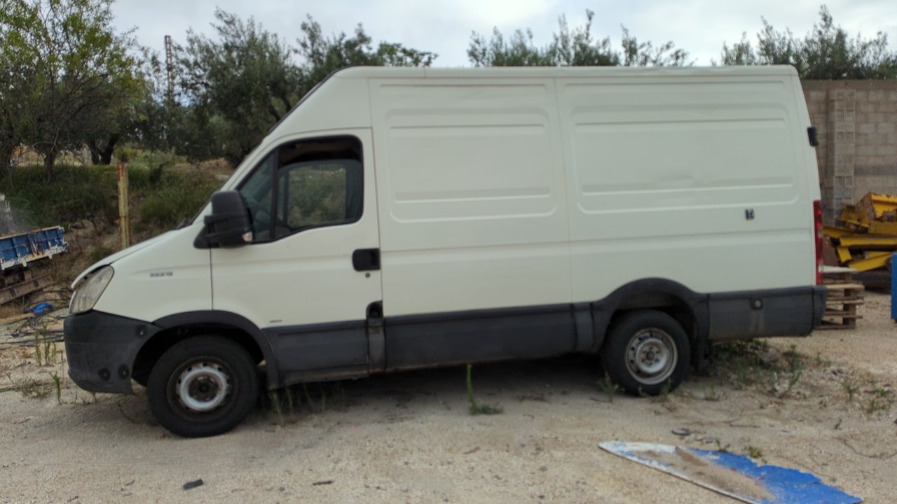 PARAGOLPES TRASERO IVECO DAILY CAJA CERRADA (2006 =>) - vista 4