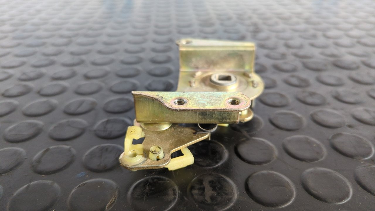 CERRADURA PUERTA TRASERA DERECHA NISSAN TRADE - vista 2