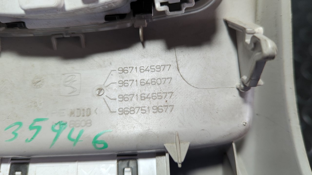 LUZ INTERIOR CITROEN C4 LIM. - vista 4