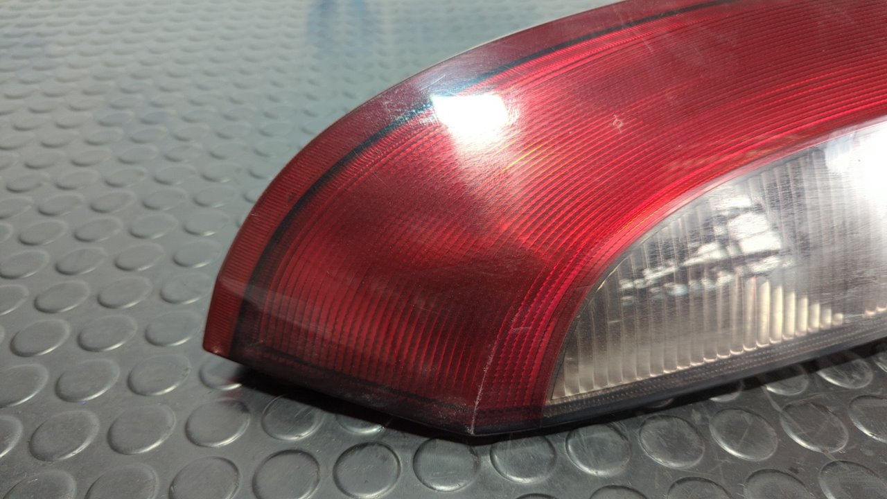 PILOTO TRASERO DERECHO OPEL CORSA C - vista 7