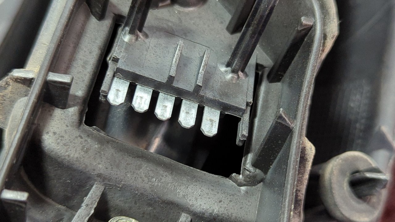 PILOTO TRASERO IZQUIERDO OPEL CORSA C - vista 8