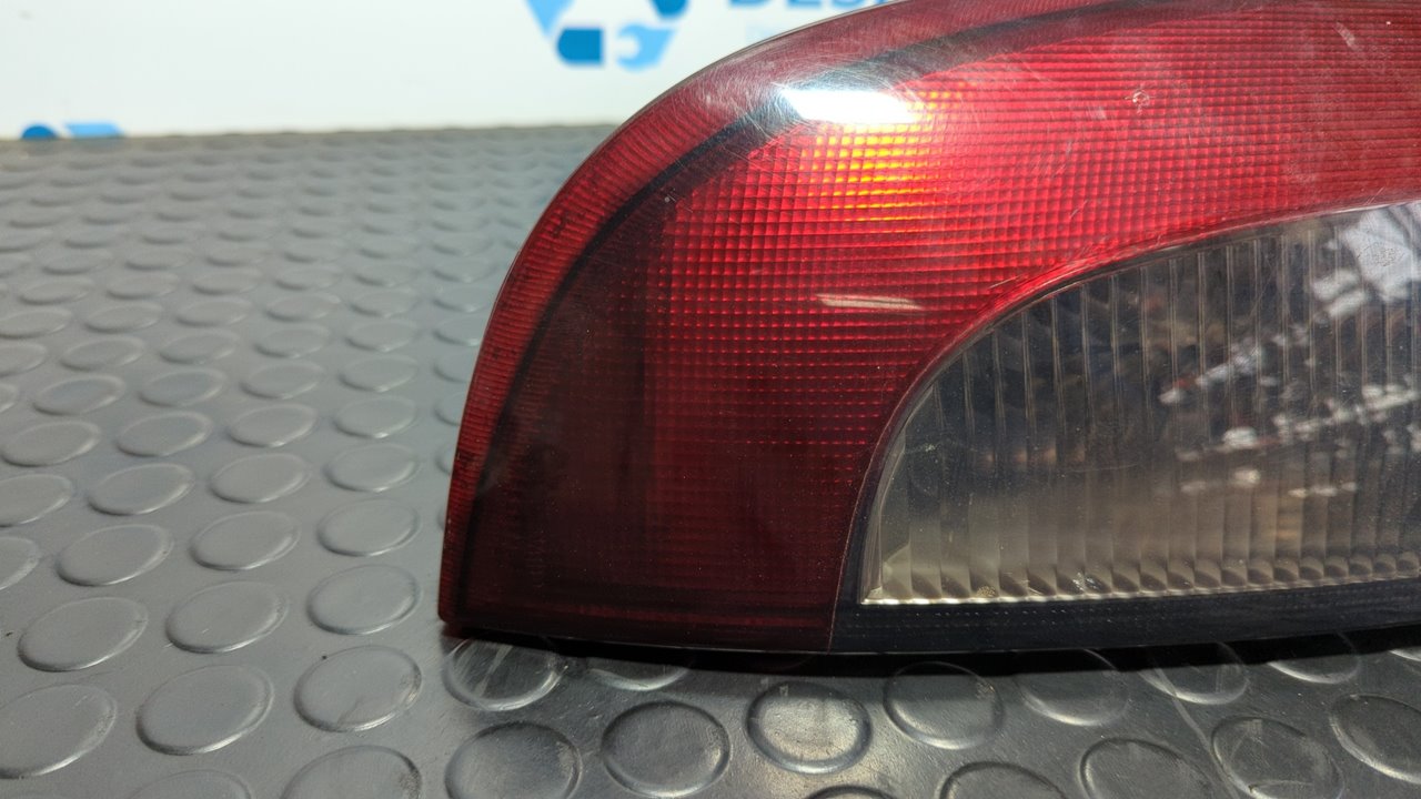 PILOTO TRASERO IZQUIERDO OPEL CORSA C - vista 3