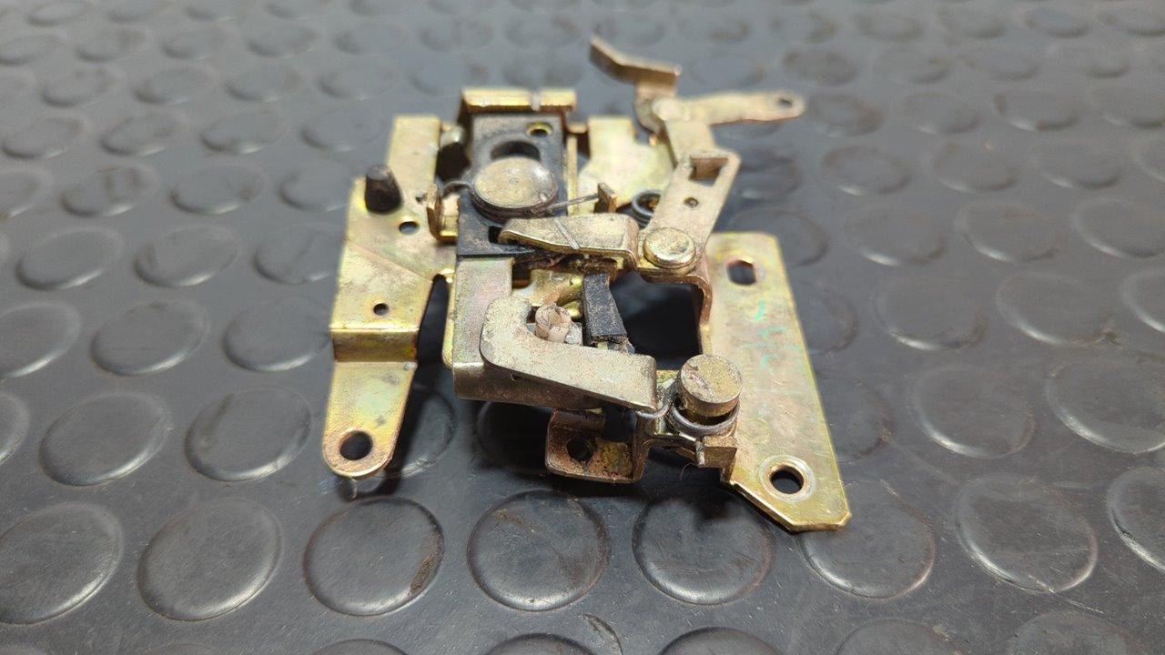 CERRADURA PUERTA TRASERA DERECHA VOLKSWAGEN T4 TRANSPORTER/FURGONETA (MOD. 1991) - vista 3