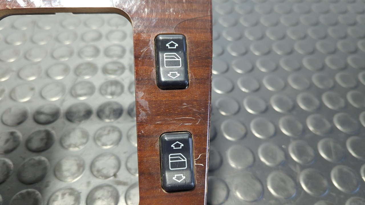 MANDO ELEVALUNAS DELANTERO IZQUIERDO MERCEDES CLASE C (W202) - vista 6