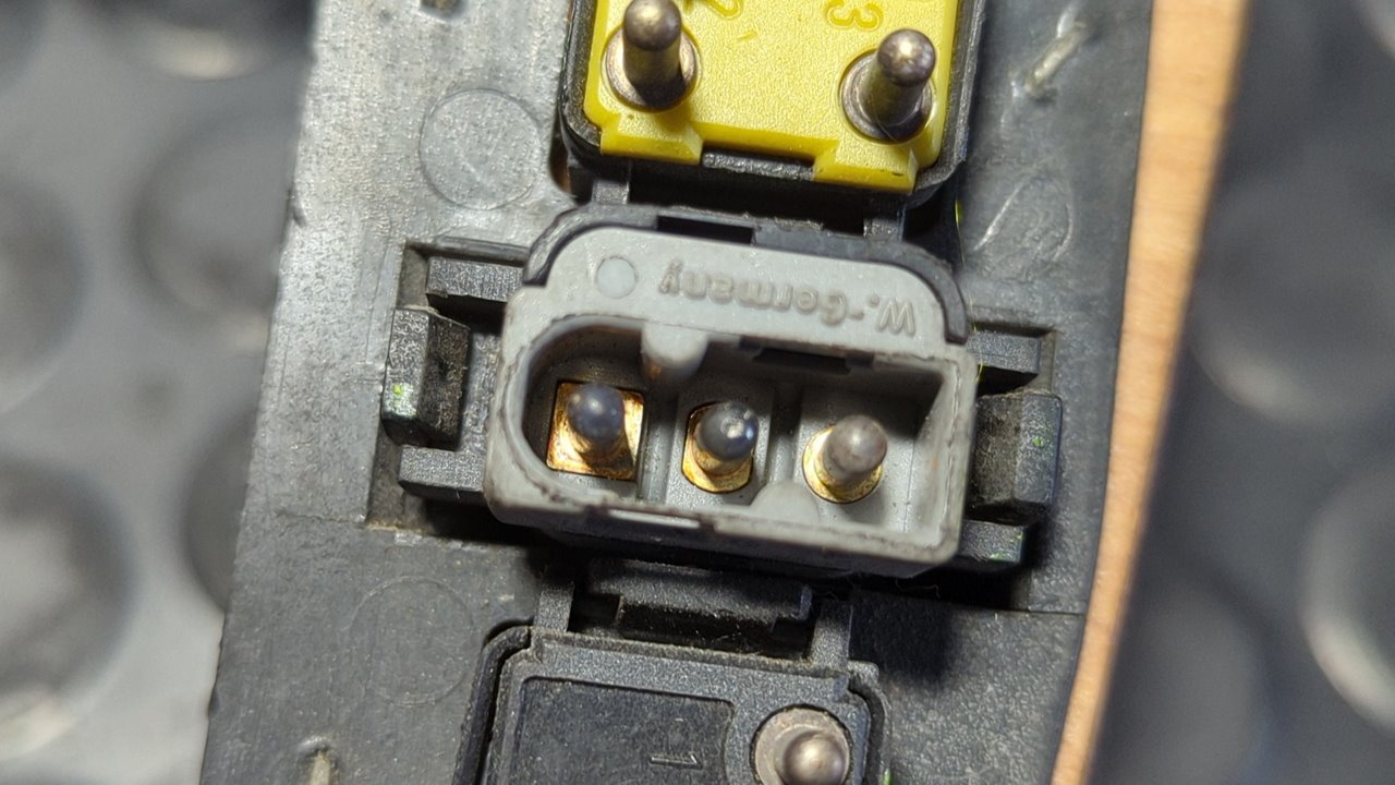 MANDO ELEVALUNAS DELANTERO IZQUIERDO MERCEDES CLASE C (W202) - vista 3