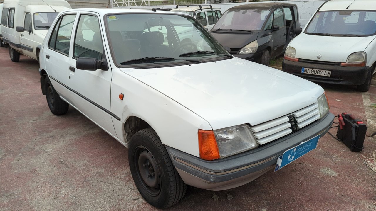 PEUGEOT 205 BERLINA