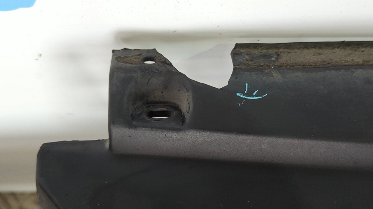 REJILLA DELANTERA VOLKSWAGEN T4 TRANSPORTER/FURGONETA (MOD. 1991) - vista 6