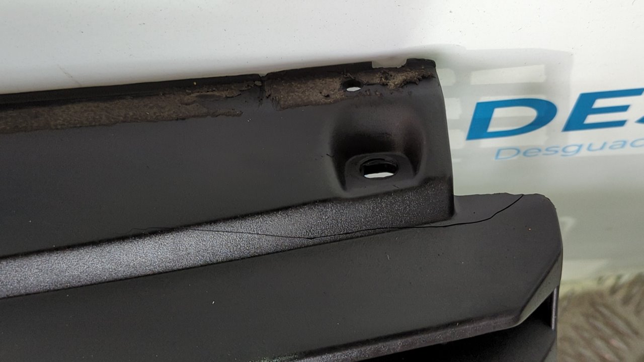 REJILLA DELANTERA VOLKSWAGEN T4 TRANSPORTER/FURGONETA (MOD. 1991) - vista 3