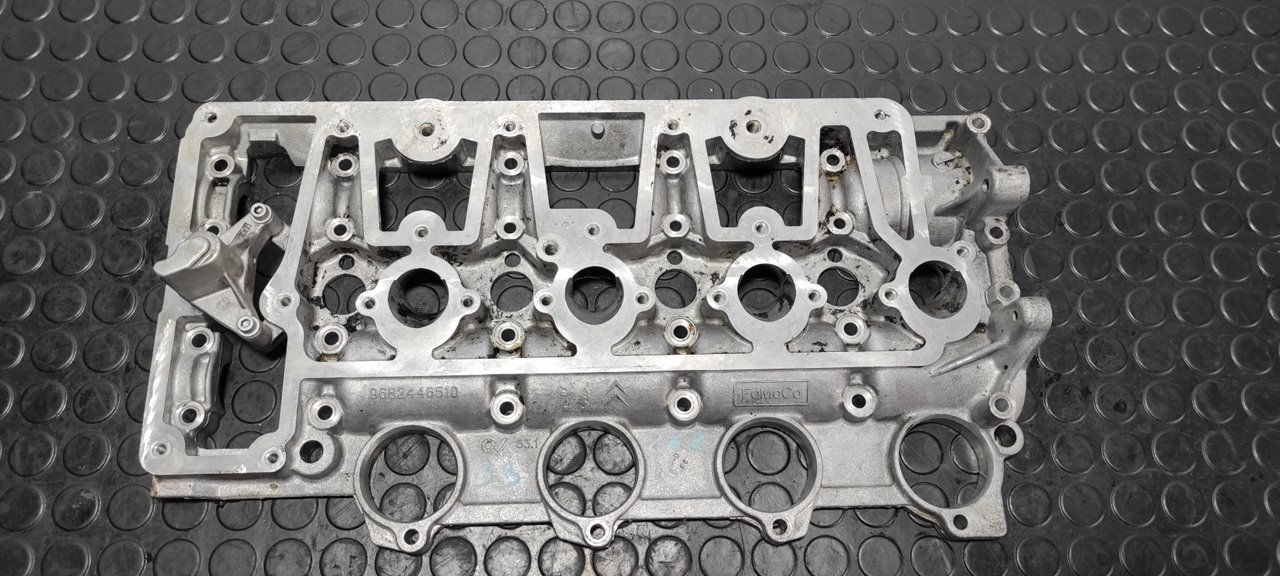 TAPA BALANCINES FORD KUGA (CBS)