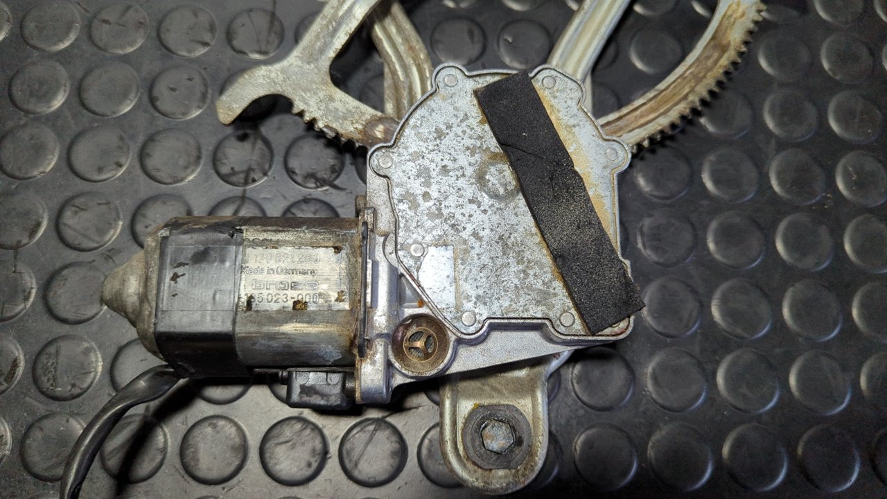 ELEVALUNAS DELANTERO IZQUIERDO MERCEDES-BENZ CLASE E (W124) - vista 5