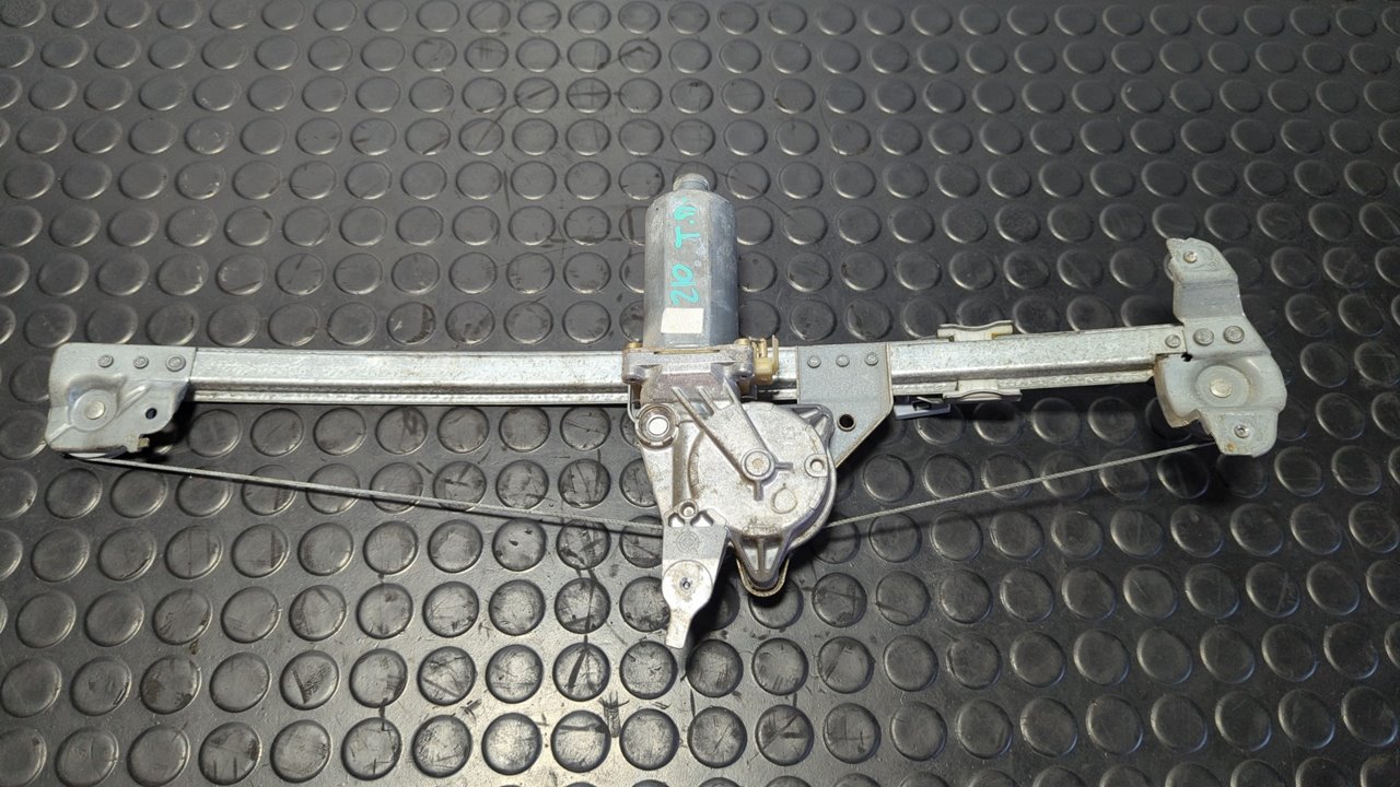 ELEVALUNAS TRASERO DERECHO MERCEDES CLASE C (W202)