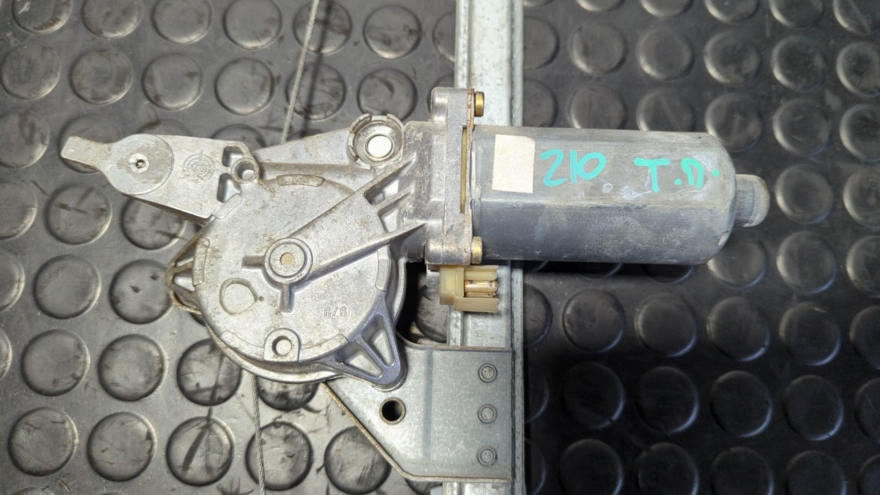 ELEVALUNAS TRASERO DERECHO MERCEDES CLASE C (W202) - vista 4