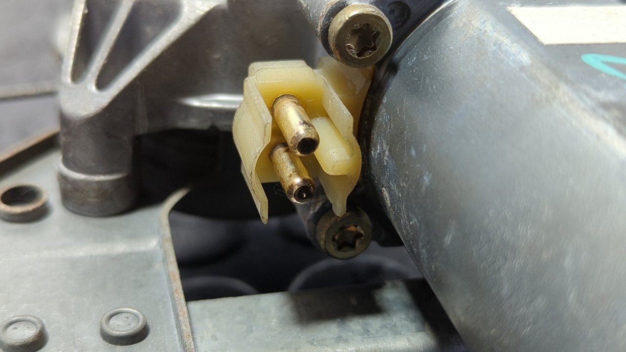 ELEVALUNAS TRASERO DERECHO MERCEDES CLASE C (W202) - vista 2