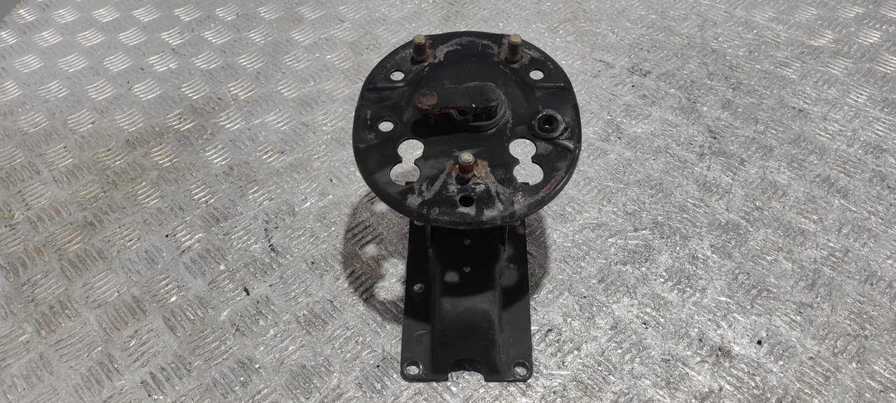 SOPORTE RUEDA REPUESTO SUZUKI SAMURAI (SJ)