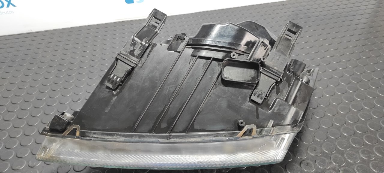 FARO DERECHO FORD FOCUS BERLINA (CAP) - vista 5