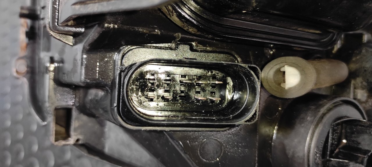 FARO DERECHO FORD FOCUS BERLINA (CAP) - vista 6