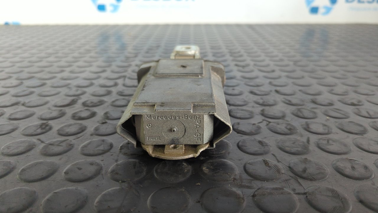 RETENEDOR PUERTA DERECHA MERCEDES CLASE E (W210) - vista 5