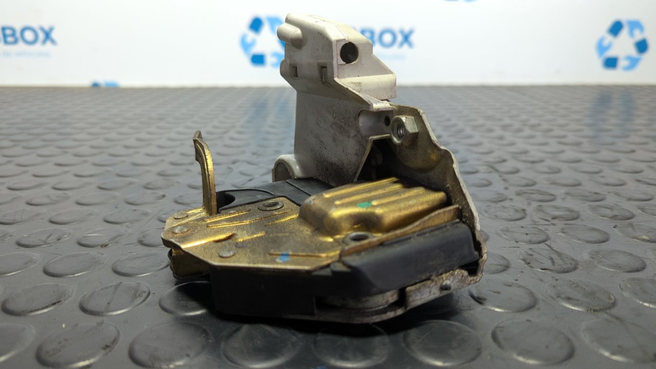 CERRADURA PUERTA DELANTERA DERECHA MERCEDES CLASE C (W201) - vista 4