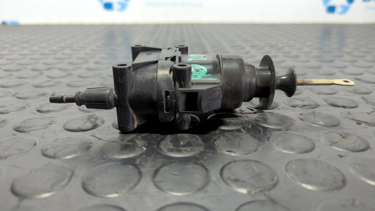 MOTOR CIERRE CENTRALIZADO DELANTERO DERECHO MERCEDES CLASE C (W201) - vista 4