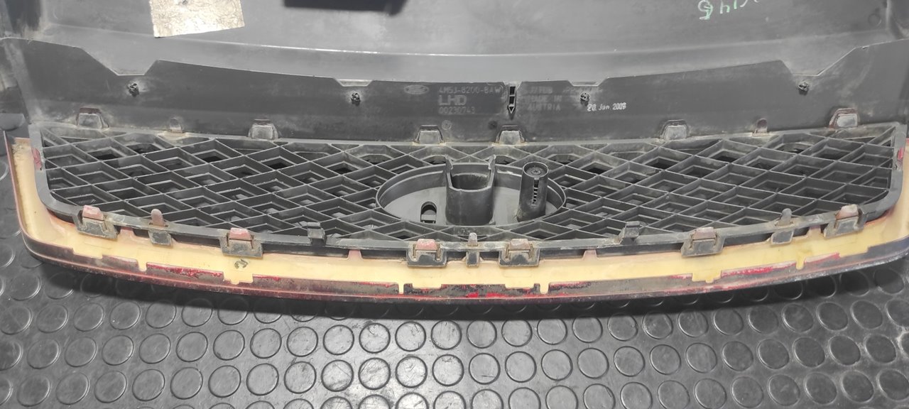 REJILLA DELANTERA FORD FOCUS BERLINA (CAP) - vista 4