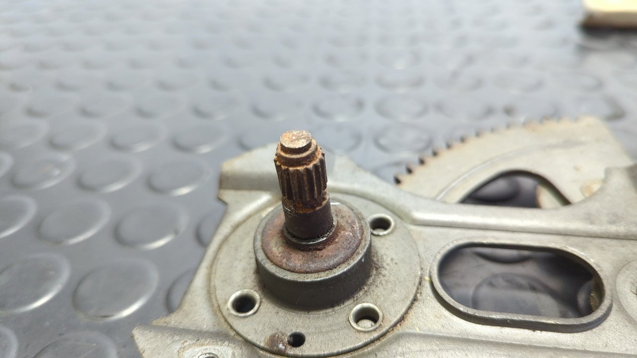 ELEVALUNAS DELANTERO DERECHO MERCEDES-BENZ CLASE E (W123) - vista 3