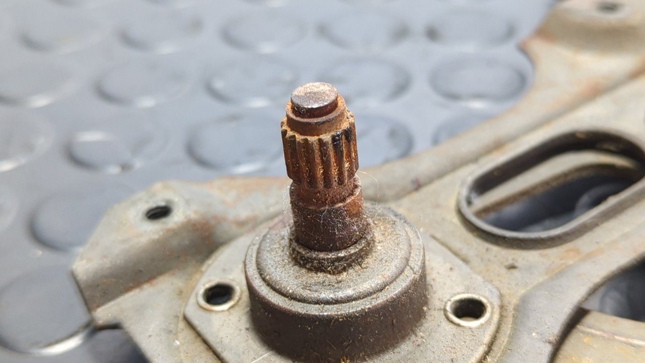 ELEVALUNAS DELANTERO IZQUIERDO MERCEDES-BENZ CLASE E (W123) - vista 3