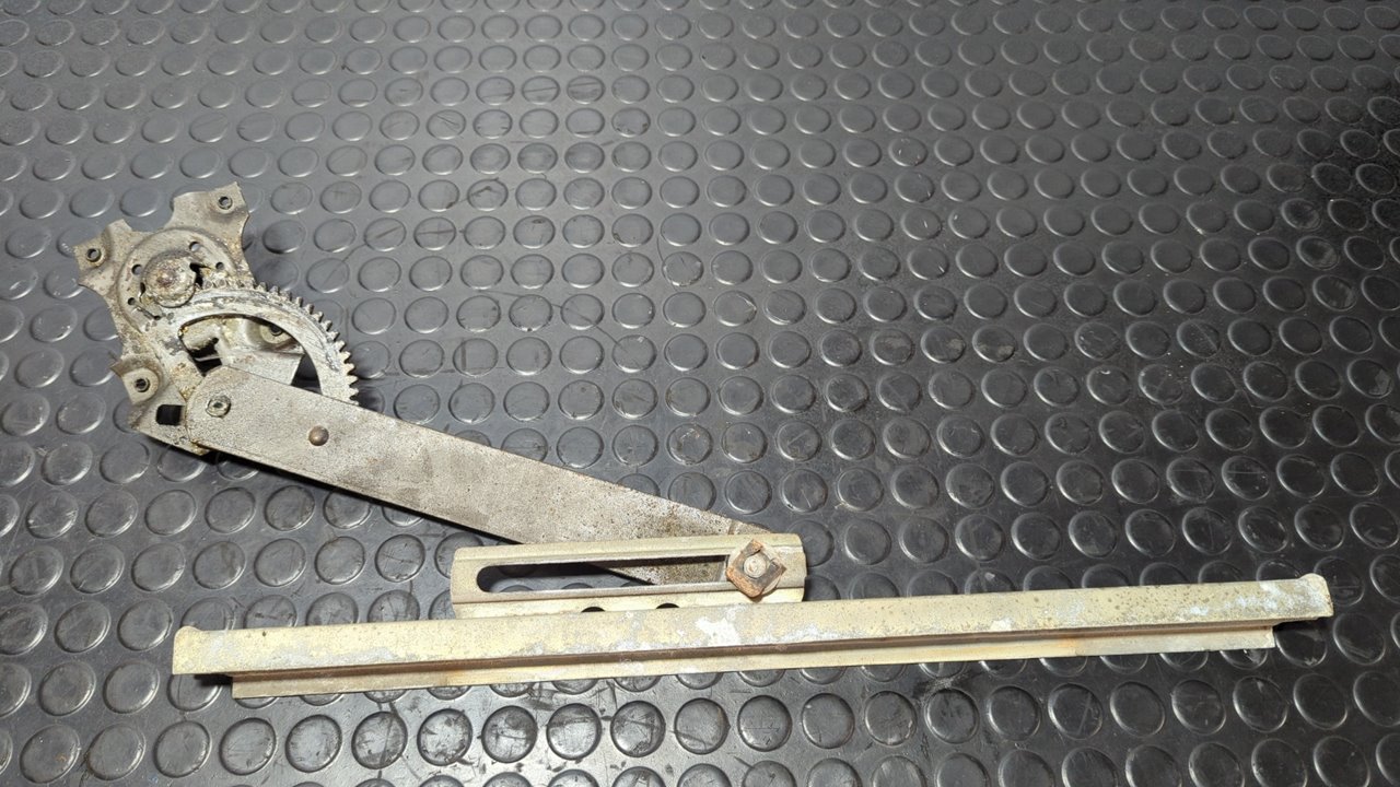 ELEVALUNAS TRASERO IZQUIERDO MERCEDES-BENZ CLASE E (W123) - vista 2