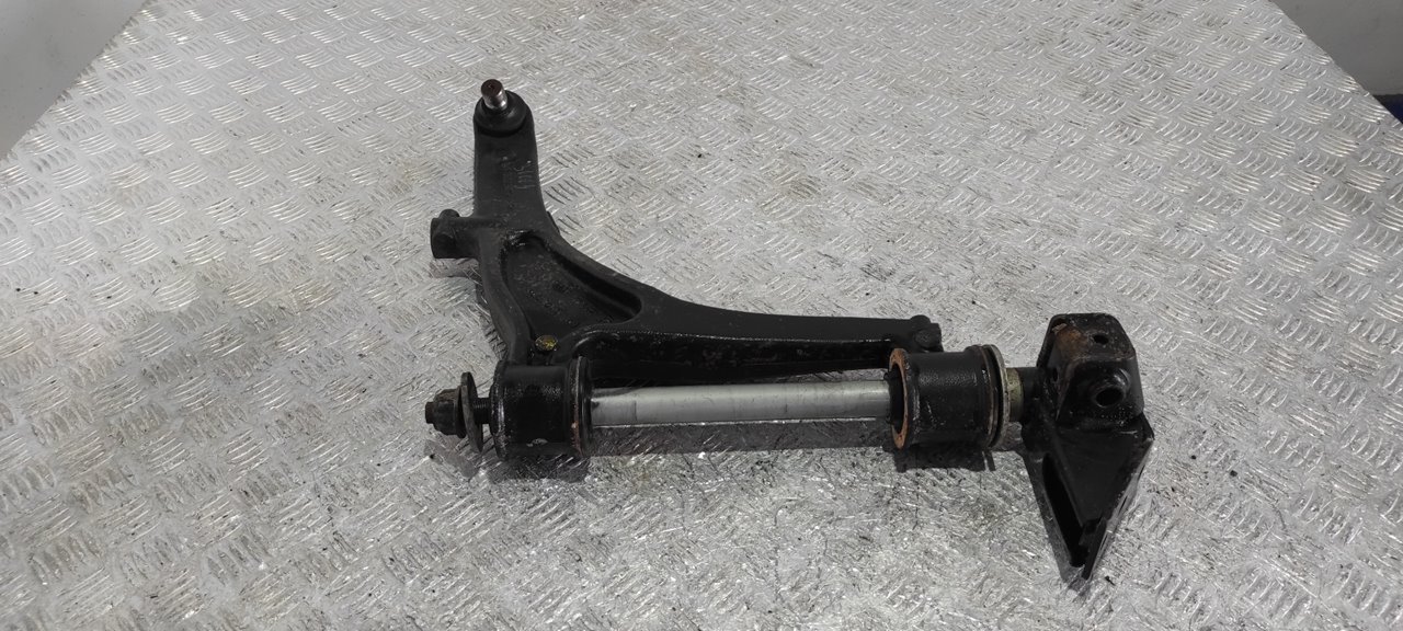 BRAZO DERECHO INFERIOR DELANTERO NISSAN INTERSTAR MOD. 04 (X70)