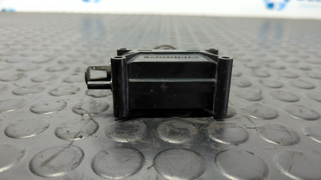 MOTOR CIERRE CENTRALIZADO DELANTERO IZQUIERDO MERCEDES CLASE E (W124) - vista 2